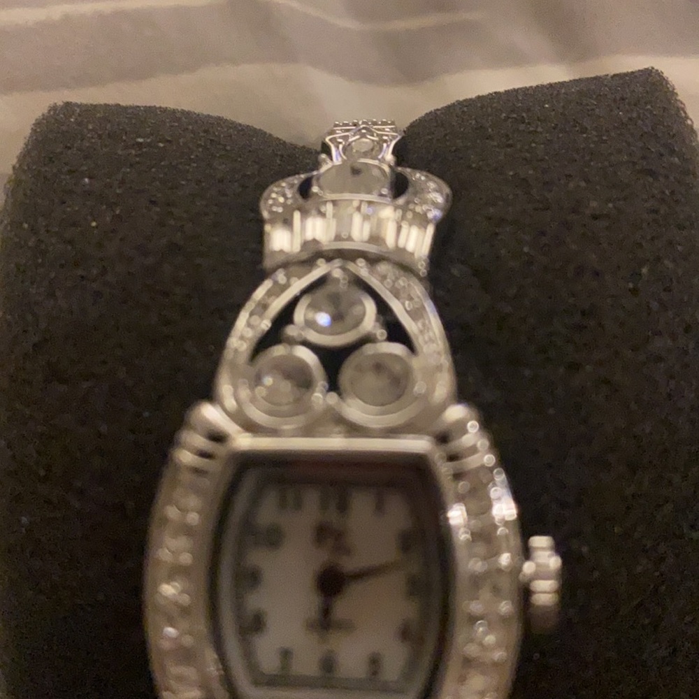 Watch - Picture 2 of 5
